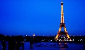 15-Photos-of-the-Eiffel-Tower-1